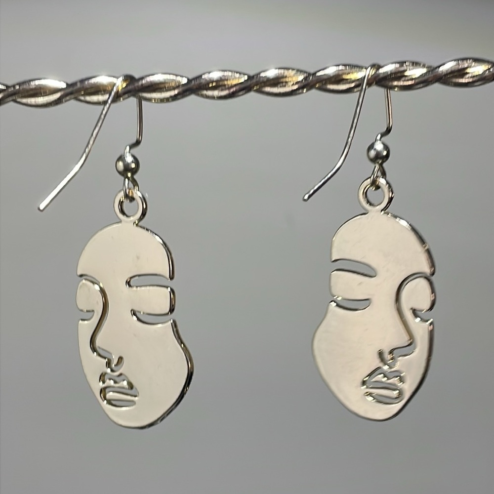 Gold Abstract Face Outline Earrings | Stylish and Artsy Look | Handmade NWT - Picture 9 of 9
